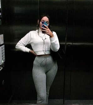 amateurfoto those trousers doing the most
