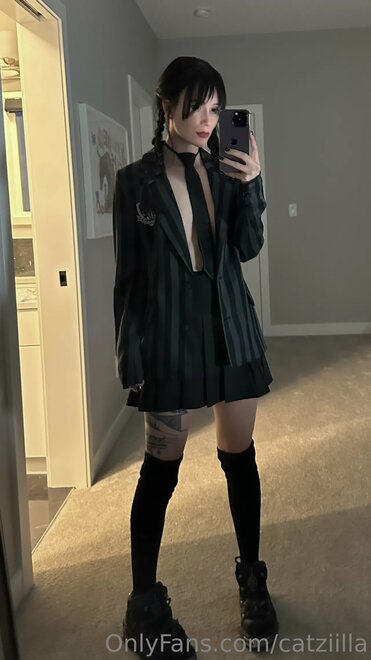 Catziilla_Wednesday_Addams_4