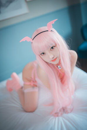zdjęcie amatorskie DJAWA Photo - HaNari (하나리) - Pink Succubus (25)