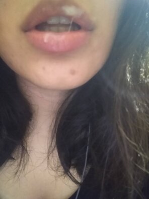amateur pic This is cream from my pussy that I smeared all over my lips and face. If you like it, I have videos too!