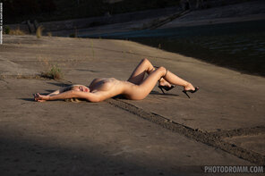 amateur photo mila-anne-nude-in-the-sand-9.jpg
