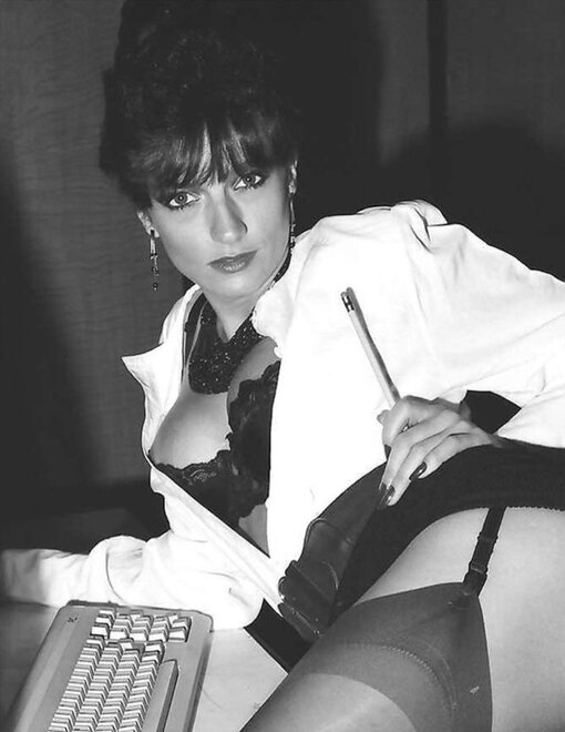 ‎Gill Ellis Young in All those Early Days.‎16