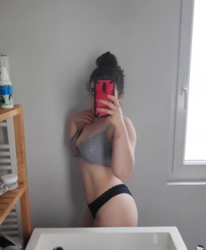 foto amatoriale it's been a while but here I am [f]