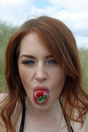 zdjęcie amatorskie Rachel's Strawberry Delight 19 by macpat