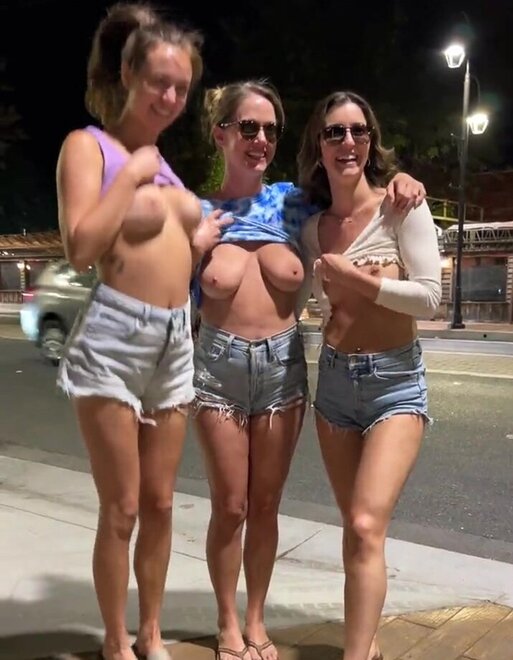 33032144-public-flashers-017