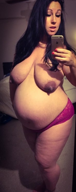 amateur photo Great nipples on this pregnant beauty