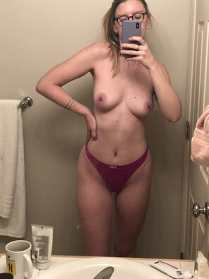 amateur photo carry me to the bedroom and [f]ill my holes