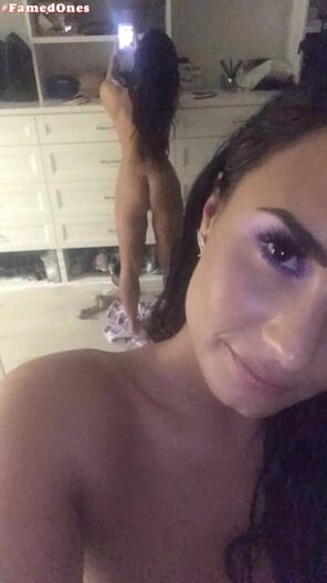 Demi-Lovato-nude-leaked-pics-FamedOnes.com-013-07