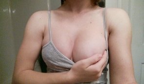 amateur pic She just loves being a tease