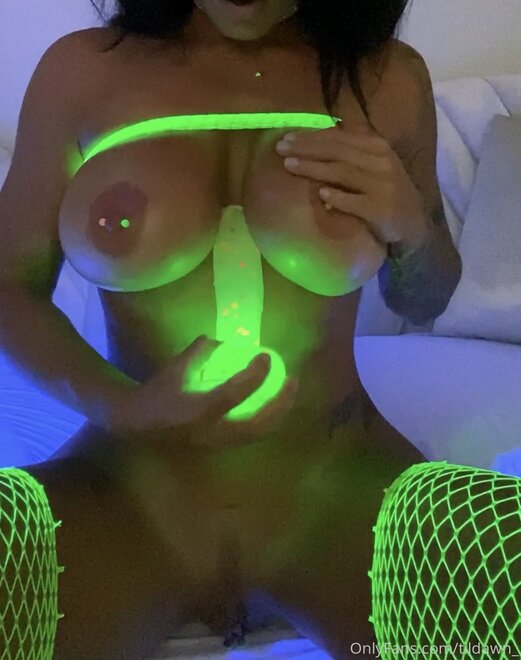 DawnMarieOFLeak_2020-07-13_1242x1572_d9f719f899a4ef63ff870addd1447dd5