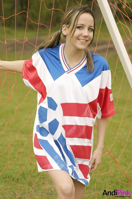 enlarge-CorkladLeon - Andi Pink - 0013 - 7-013-enlarge