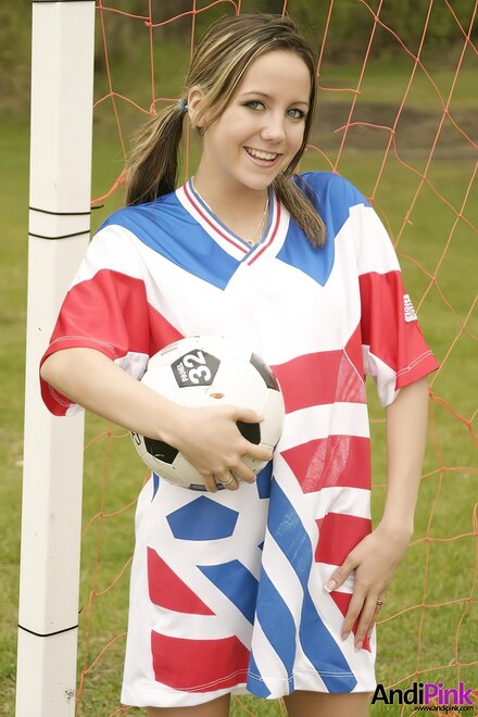 enlarge-CorkladLeon - Andi Pink - 0015 - 7-015-enlarge