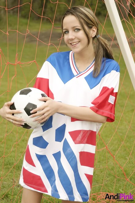 enlarge-CorkladLeon - Andi Pink - 0017 - 7-017-enlarge