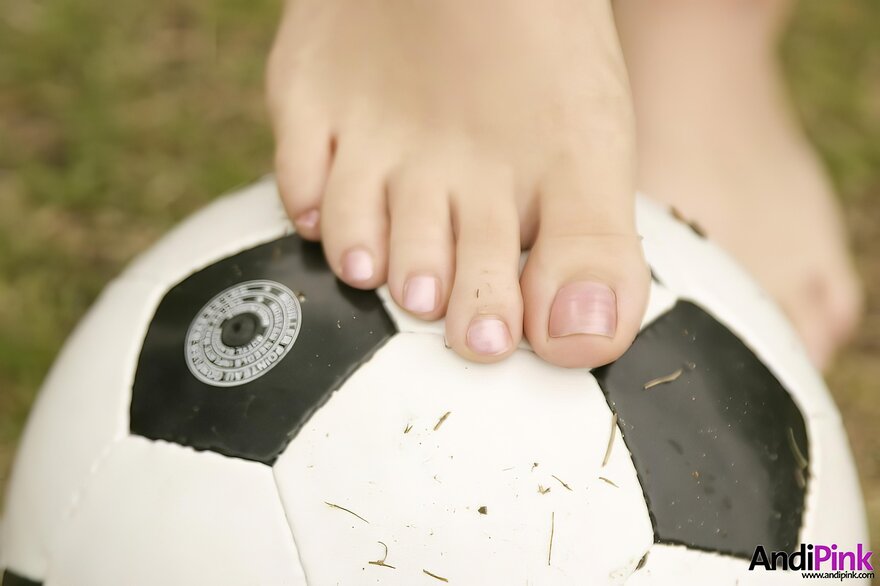 enlarge-CorkladLeon - Andi Pink - 0029 - 7-029-enlarge