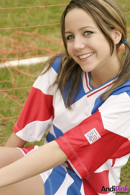 enlarge-CorkladLeon - Andi Pink - 0064 - 7-064-enlarge