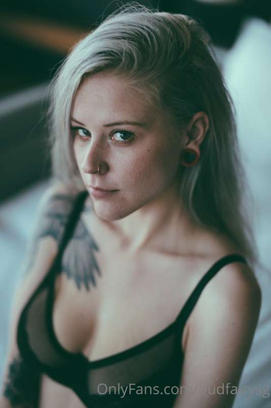 amateur photo 1000158162