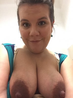 foto amatoriale IMAGE[image] my wifeâ€™s home grown tits