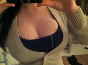 foto amatoriale Covered boobs selfshot