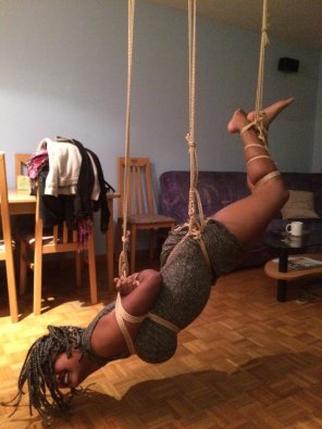foto amadora Me in Al's living room and ropes :D