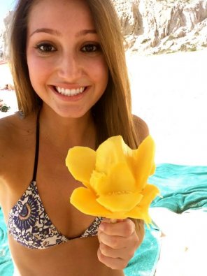 amateur pic Yellow Beauty Flower Smile 