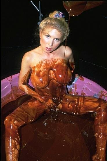 516943911_Tamidippedinchocolatsause_123_29lo