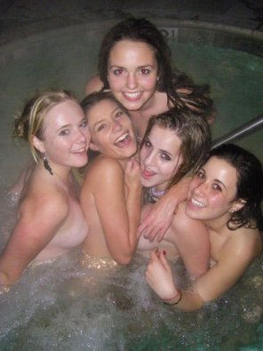 photo amateur Hot tub party!