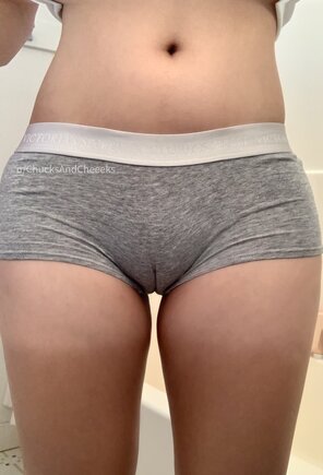 foto amateur Care for some cameltoe?