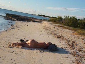 amateur photo Naked on the beach