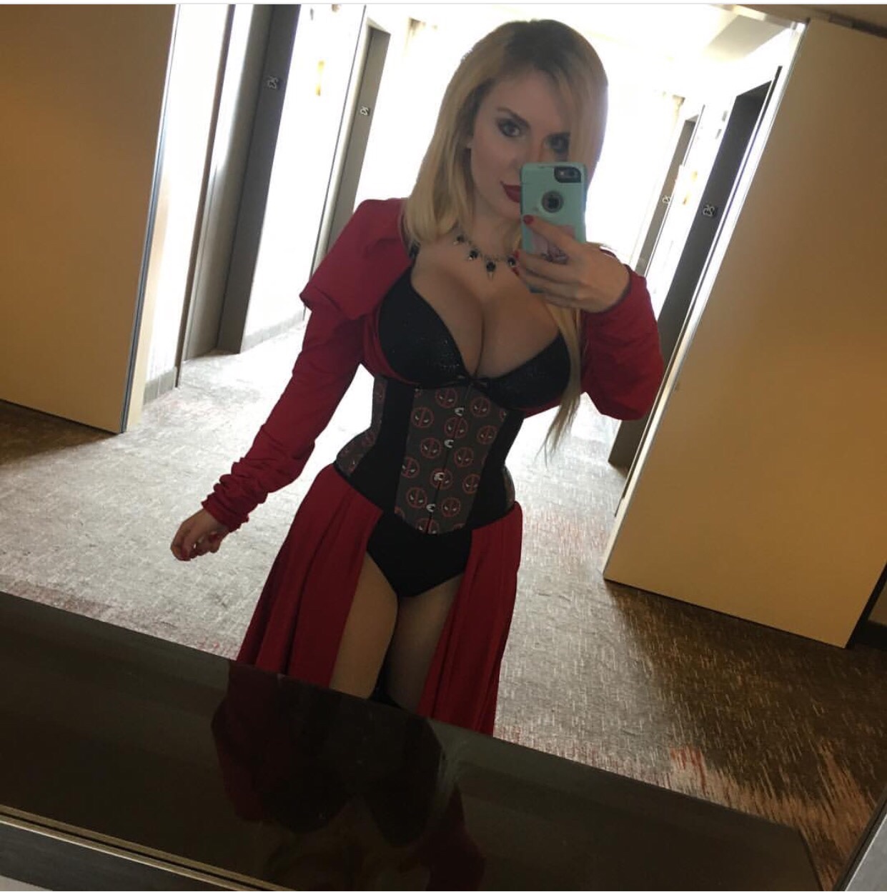 Luna Lanie Hot