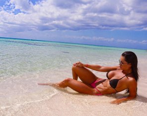 zdjęcie amatorskie People on beach Sun tanning Vacation Summer Bikini 