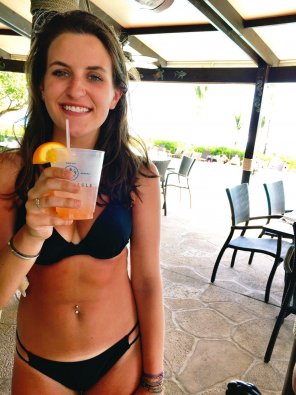 foto amadora Booze and a bikini