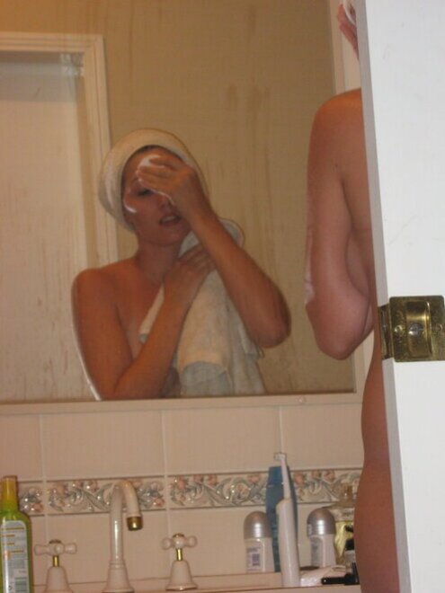 Brisbane_Emma_stripped_Naked_IMG_0485 [1600x1200] nude