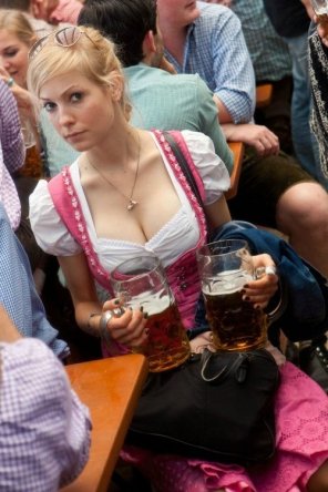 zdjęcie amatorskie St. Pauli girl