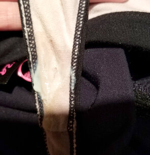 zdjęcie amatorskie grooling in my panties at work [OC]