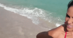 amateur pic Flashing at the beach