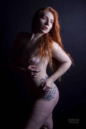 amateur photo Nude in low-key lighting