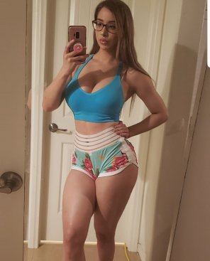 amateur photo Twitch streamer thick!