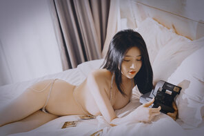 amateur photo 年年Nnian - 拍立得女孩 Polaroid Girl (16)