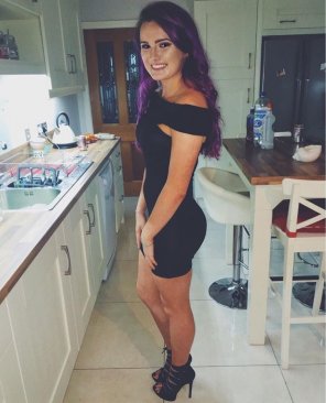 amateur pic Tight dress