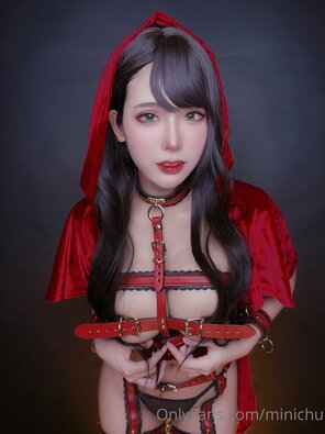 foto amadora Minichu-Little-Red-Riding-Hood-9