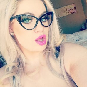 foto amadora Eyewear Hair Glasses Face Lip Sunglasses 
