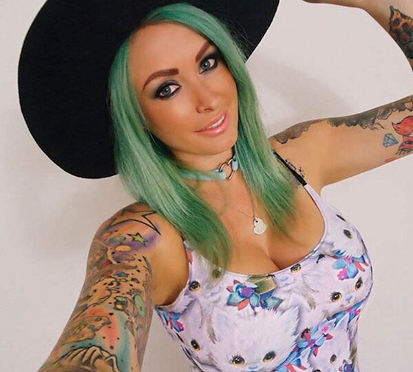 dj-laura-lux17-600x541