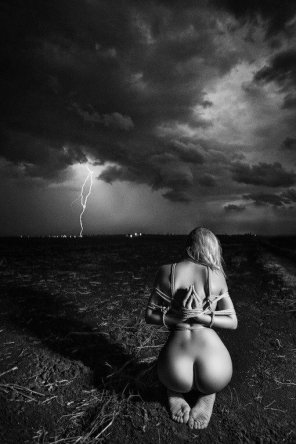 foto amadora Ride the lightning