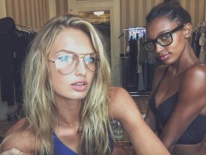 photo amateur Romee Strijd & Jasmine Tookes