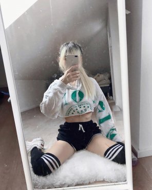 amateur photo Love white sneakers on teens