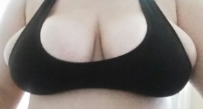 amateur photo I don't think my sports bra fits properly