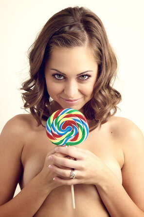 photo amateur Riley Reid - Lollipop