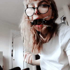 amateur-Foto a lovely gagged, drooling mess