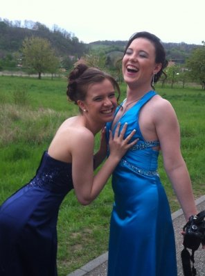 foto amatoriale An embarrassing tutorial for the benefit of her prom date