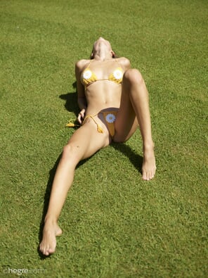 アマチュア写真 anna-l-yellow-bikini-16-14000px